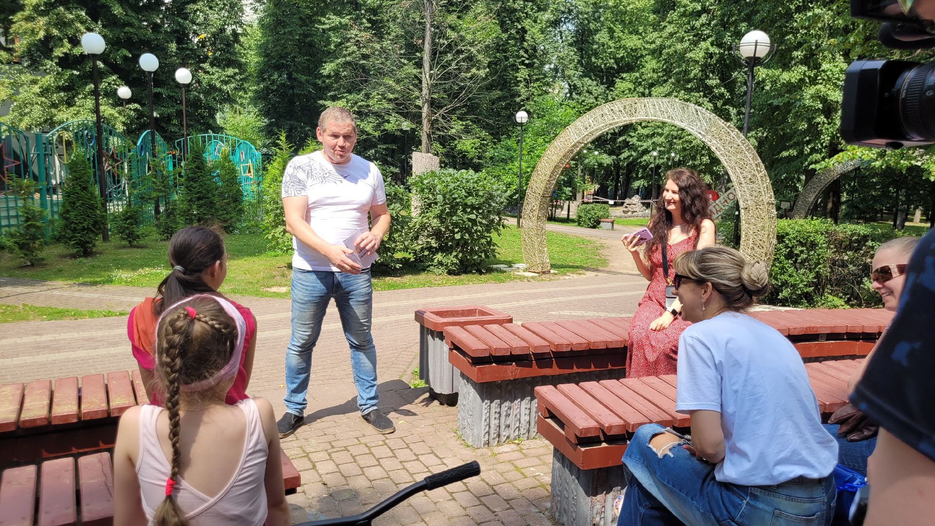 дети; литература; читающая скамейка; игры; библиотека; парки подмосковья