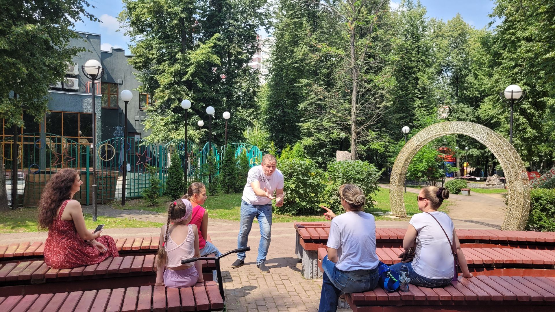 дети; литература; читающая скамейка; игры; библиотека; парки подмосковья