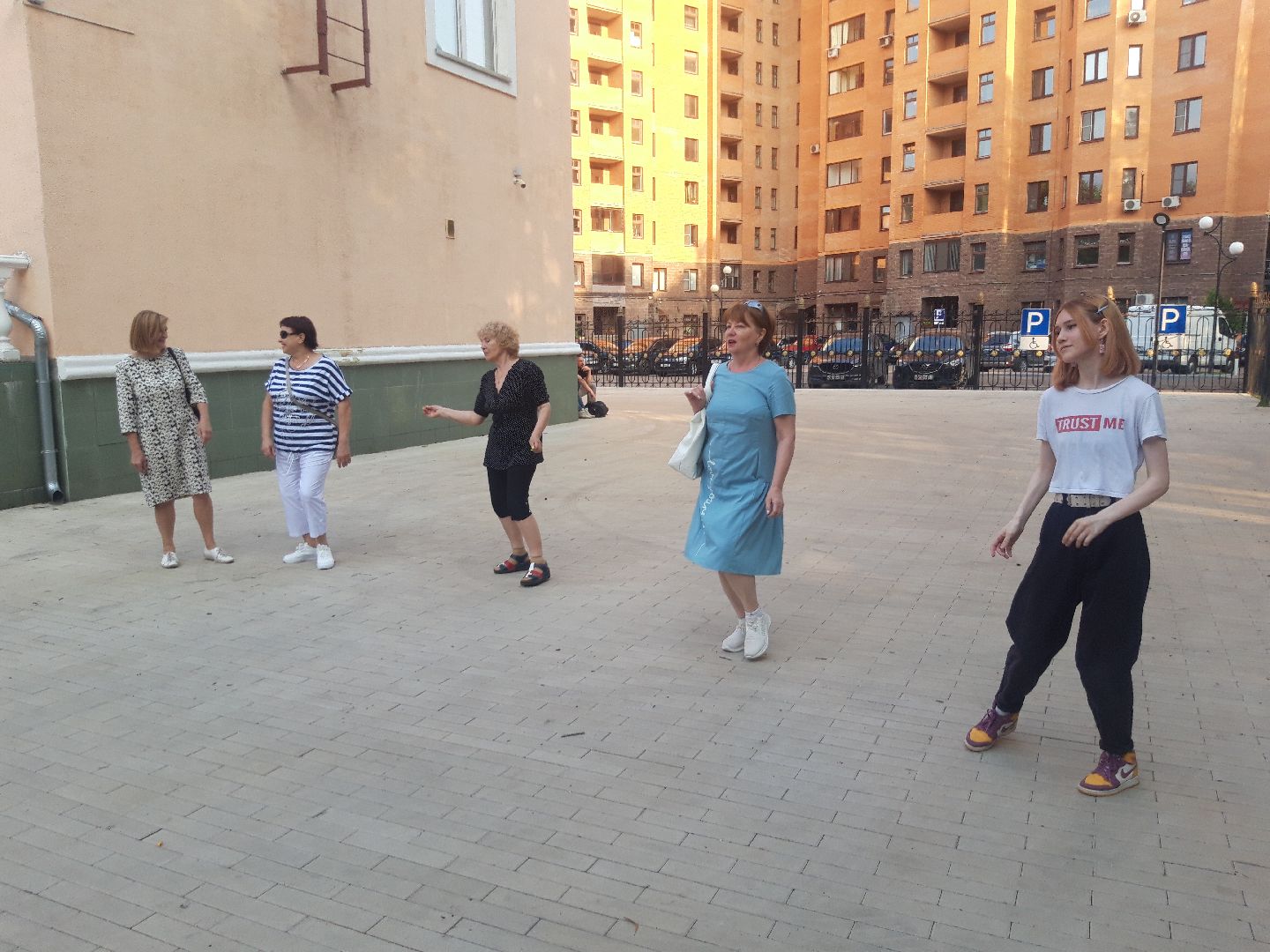 доброе дело, пенсионеры, лето в подмосковье,