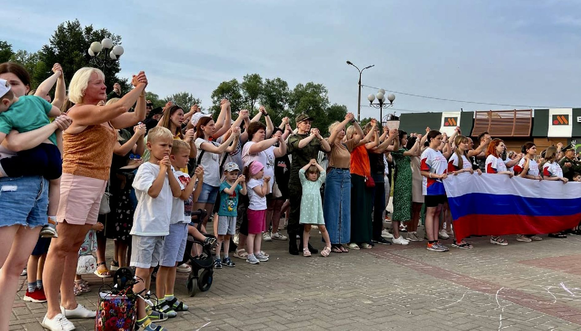 Наро-Фоминск, флешмоб, Встанем, молодёжь Подмосковья, ветераны, мы вместе