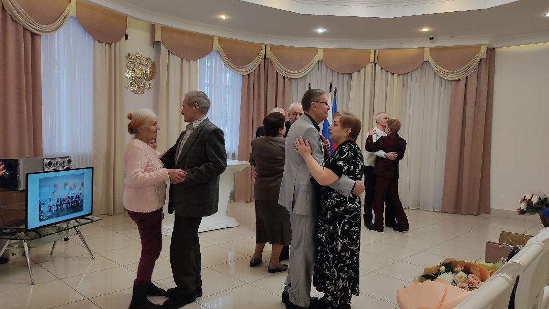 Лобня, города