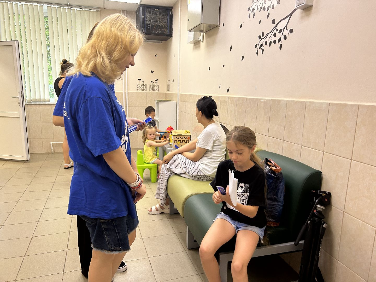 Волонтеры, акция, поликлиника