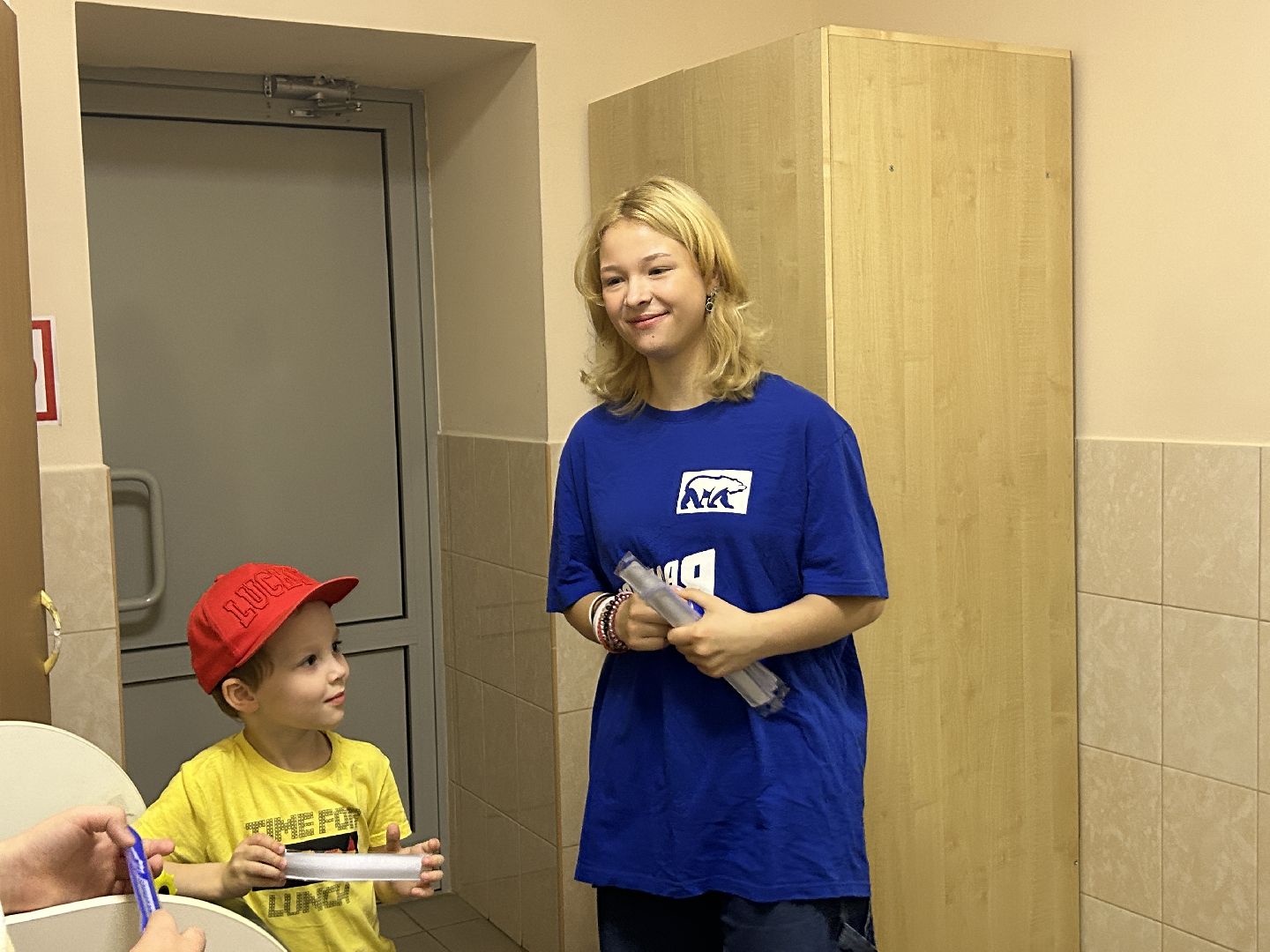 Волонтеры, акция, поликлиника