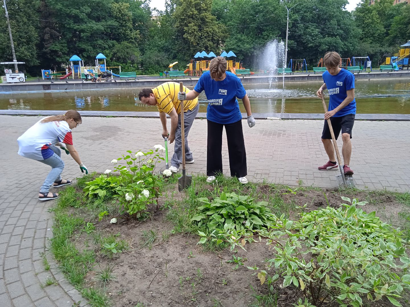 Город-сад, движение, молодая гвардия, волонтёры, растения