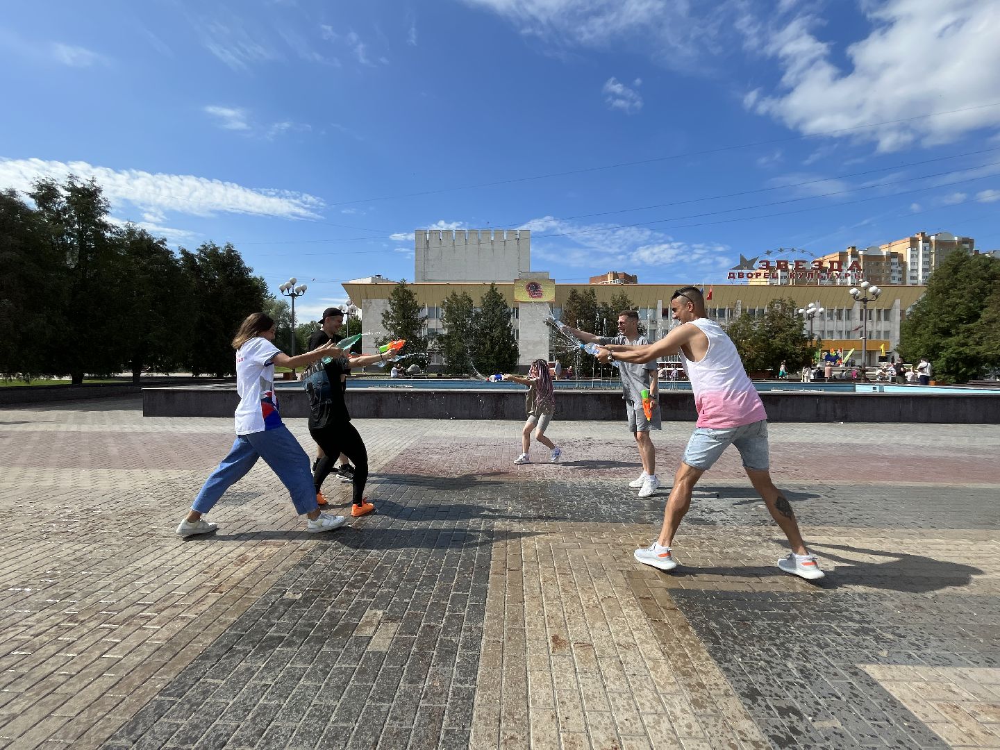 Наро-Фоминск, молодёжь Подмосковья, водная битва, лето в Подмосковье