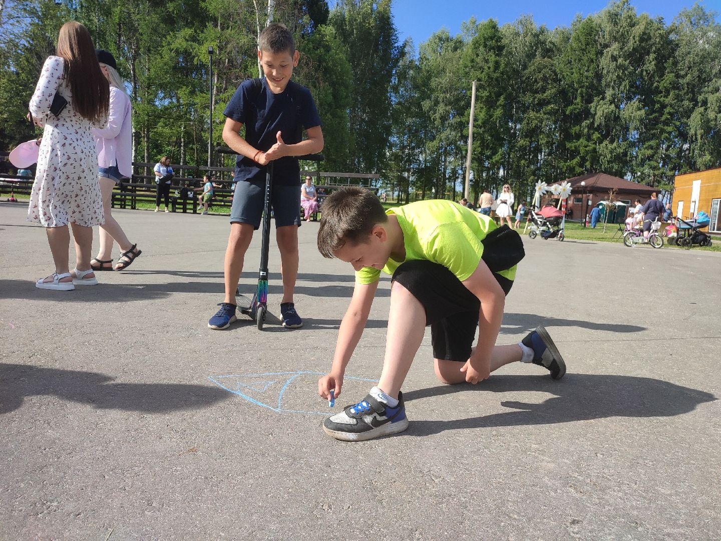 #дети, #талдом, #паркпобеды, #рисункинаасфальте, #мелки