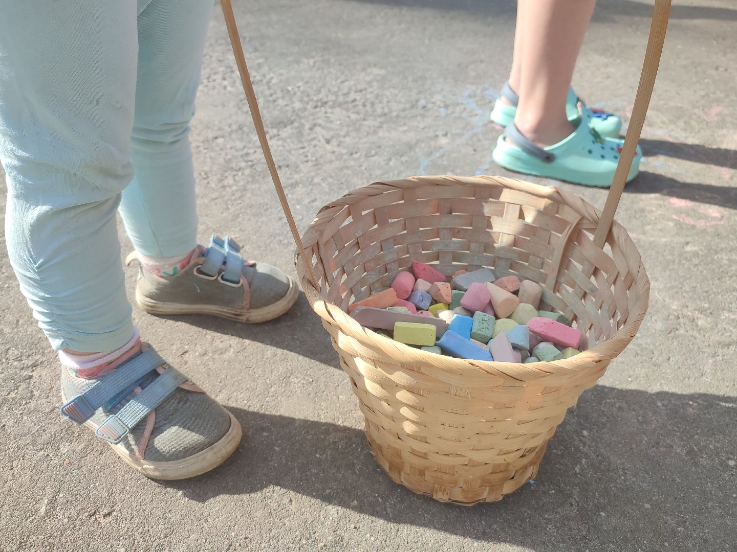 #дети, #талдом, #паркпобеды, #рисункинаасфальте, #мелки