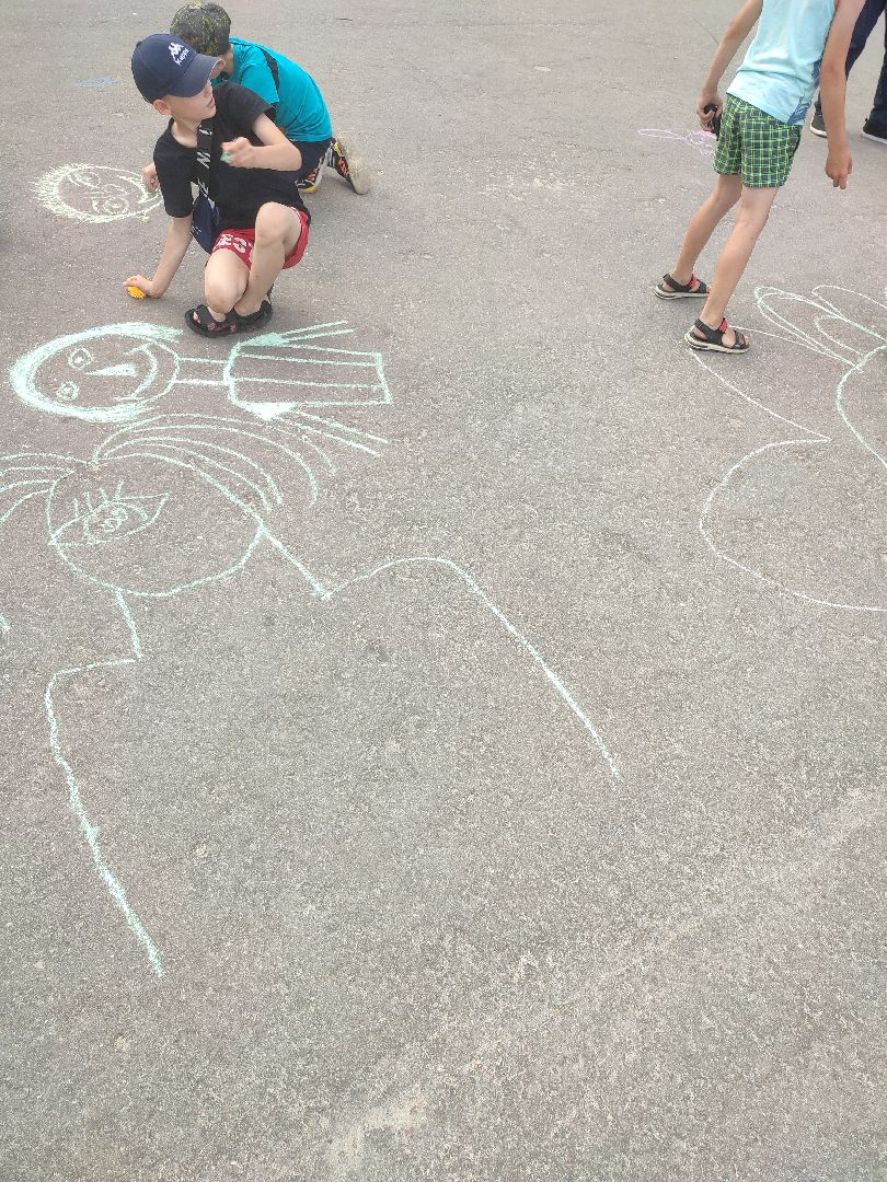 #дети, #талдом, #паркпобеды, #рисункинаасфальте, #мелки