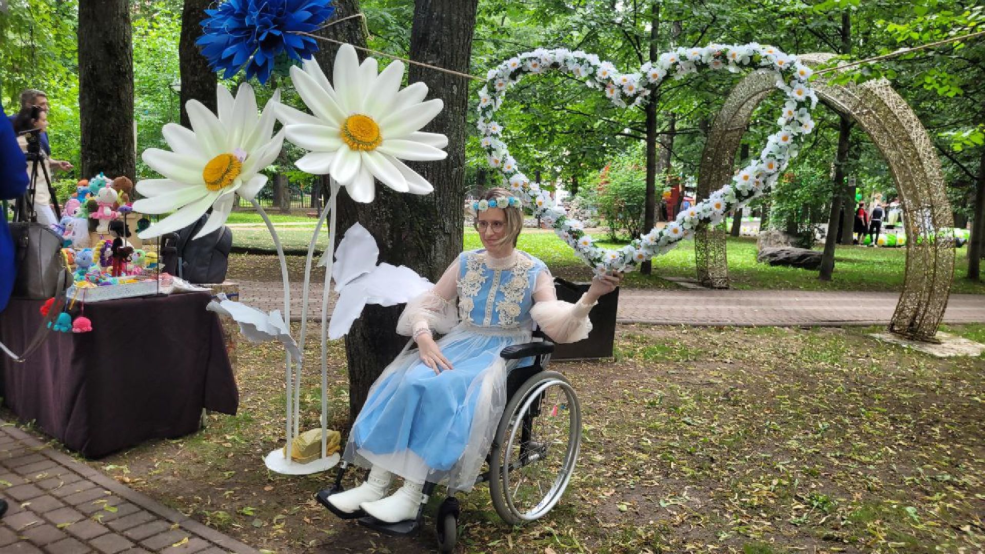 невесты; наряды; видное; парад