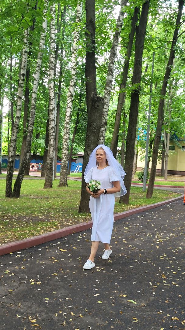 невесты; наряды; видное; парад