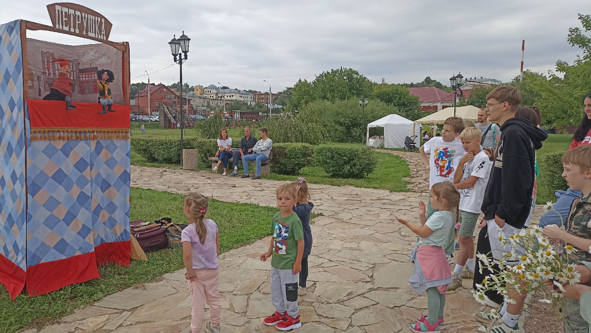 Серпухов, Подмосковье, Принарский парк, кукольный театр, День семьи, любви и верности