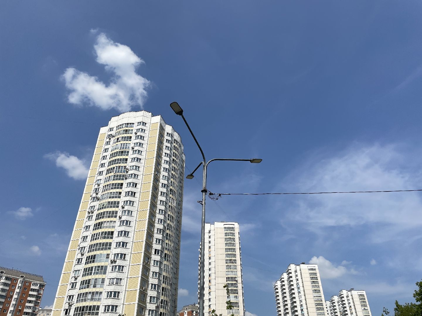 Фонарь, освещение, улица, пешеходы