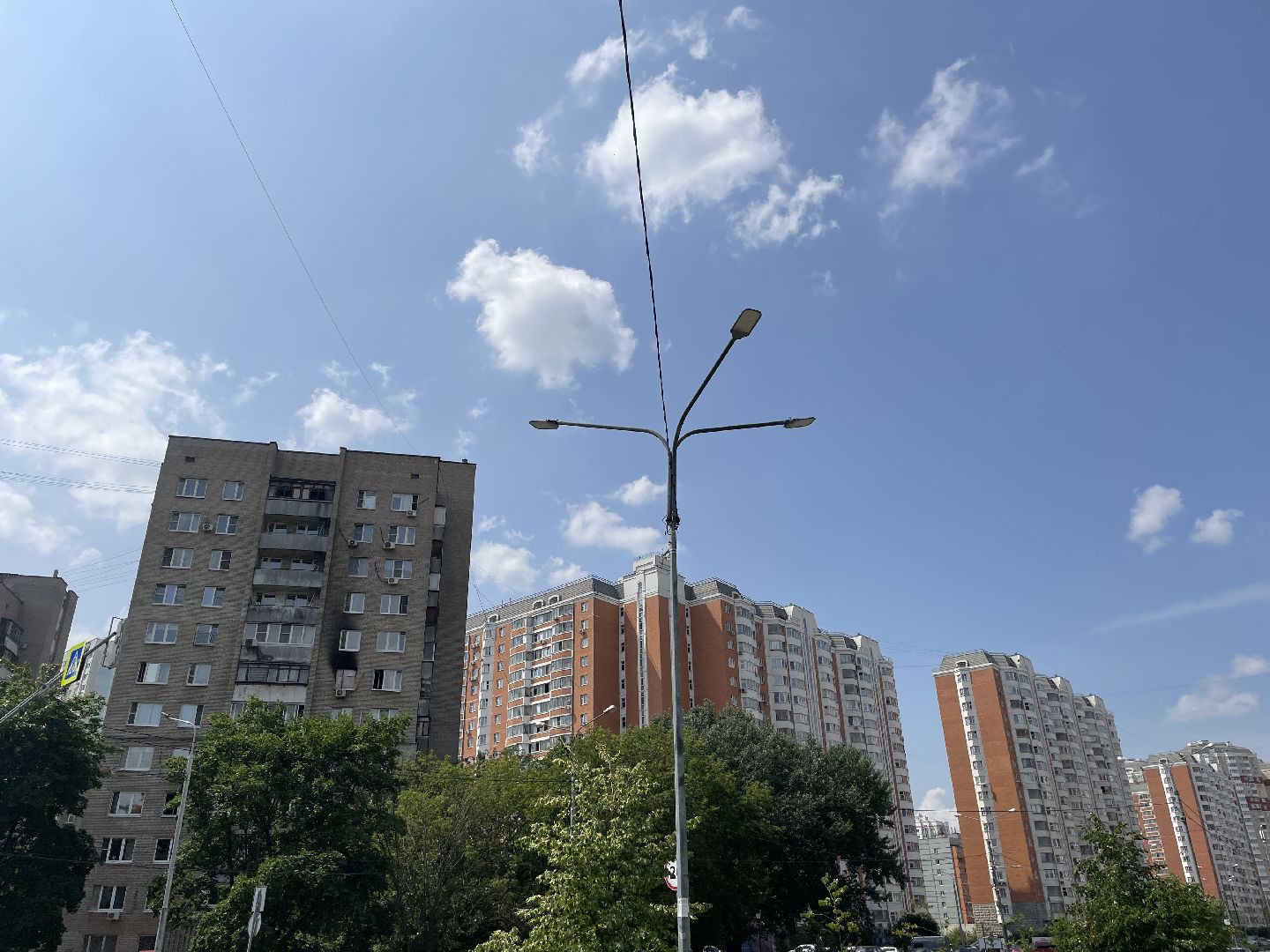 Фонарь, освещение, улица, пешеходы