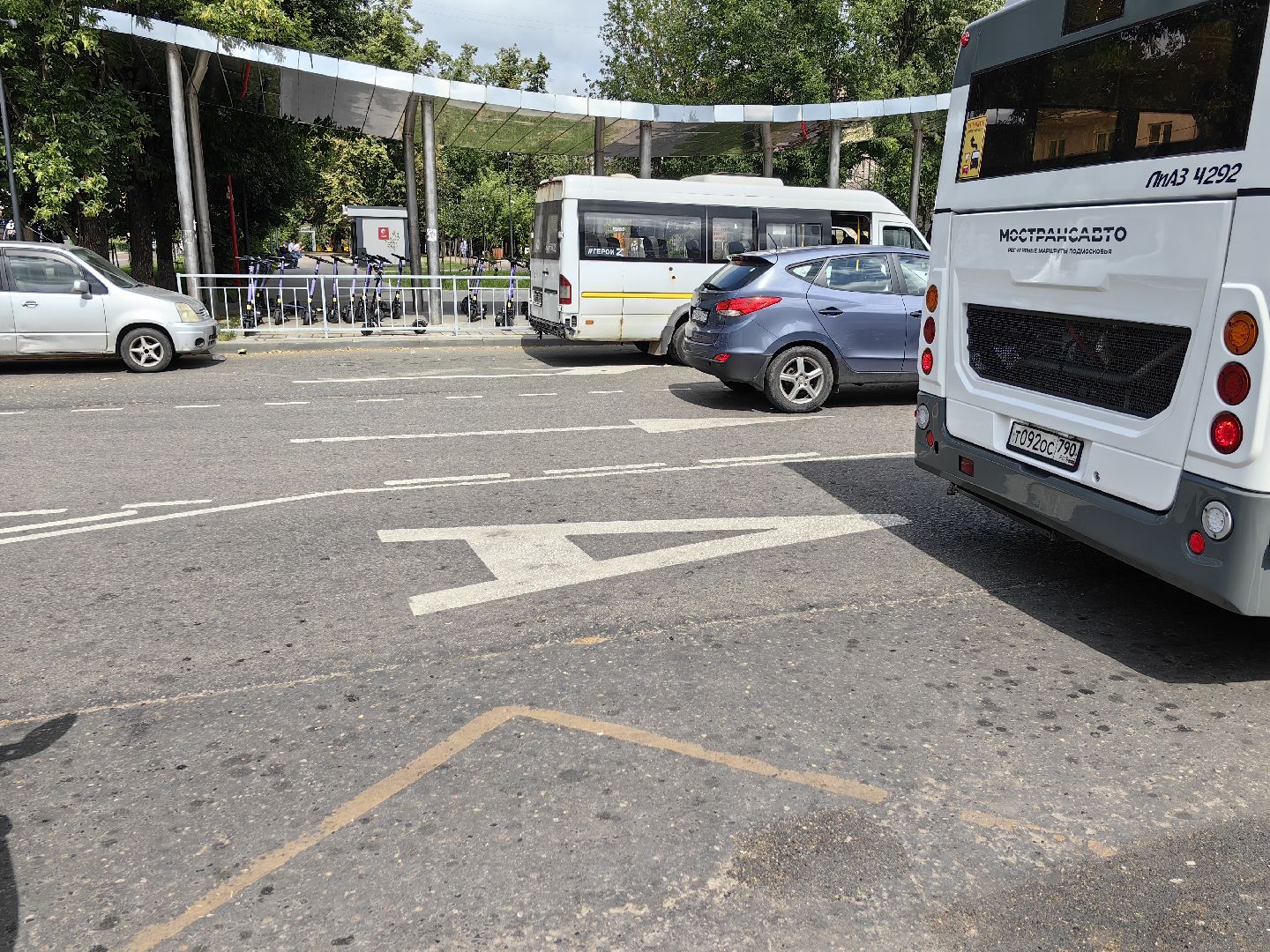 Дорога, разметка, автобус, остановка