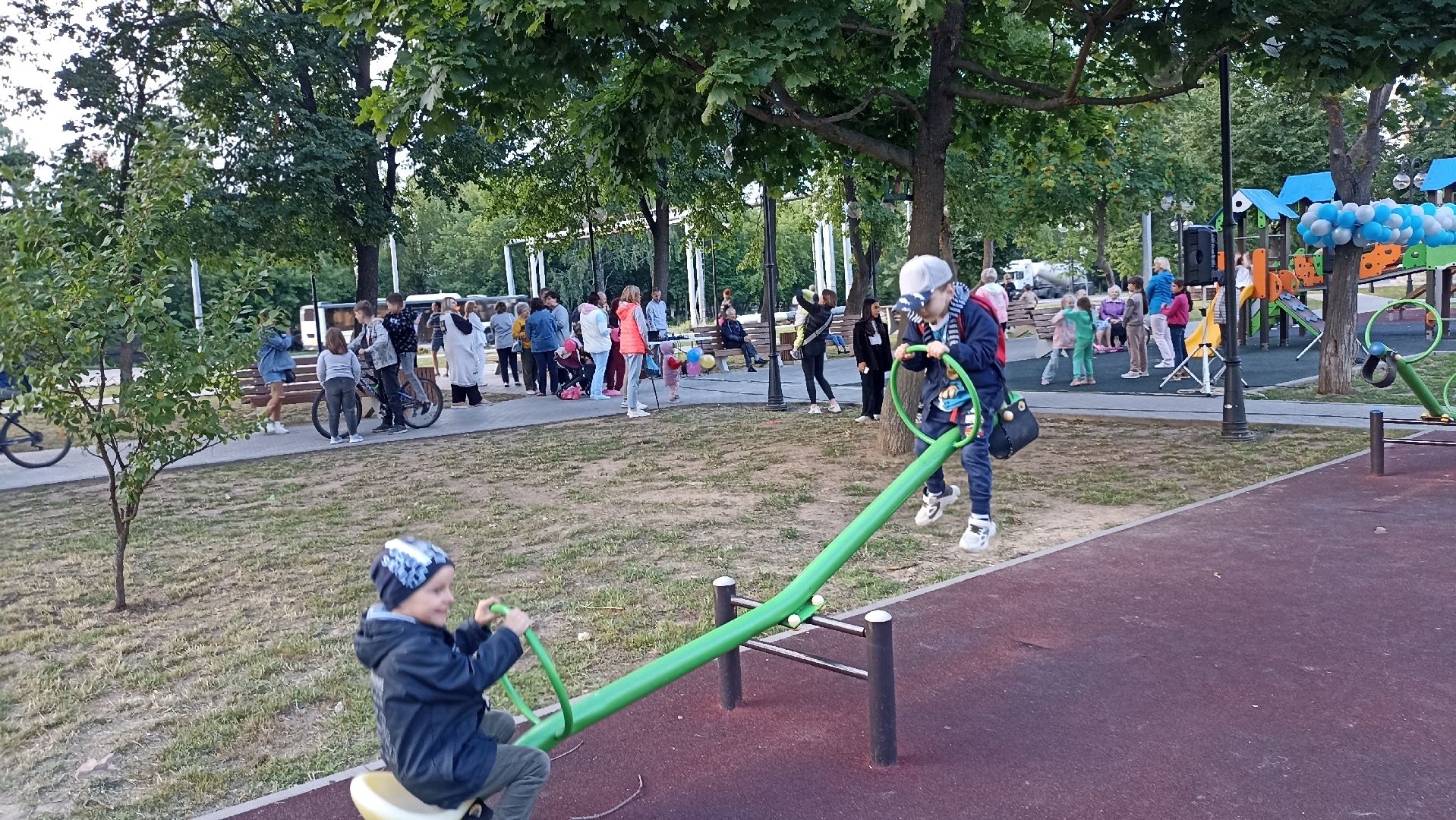 Серпухов, Подмосковье, день двора, дети, праздник, детская площадка