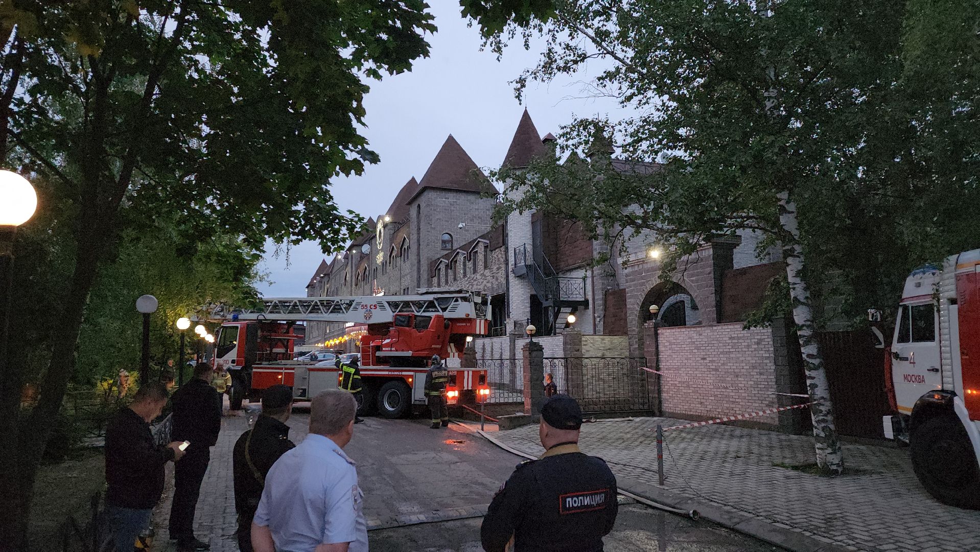 Одинцово, немчиновка, пожар, мчс, отель, спасатели, пожарные,