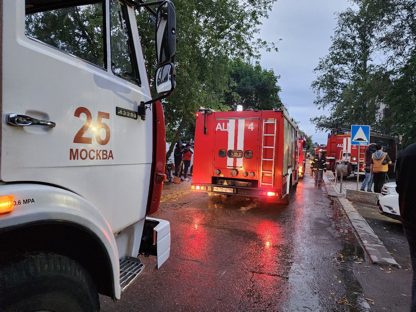 Одинцово, немчиновка, пожар, мчс, отель, спасатели, пожарные,