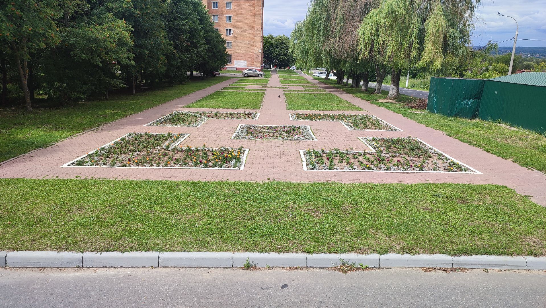 Кашира, благоустройство, площадь, цветы, клумбы, бархатцы