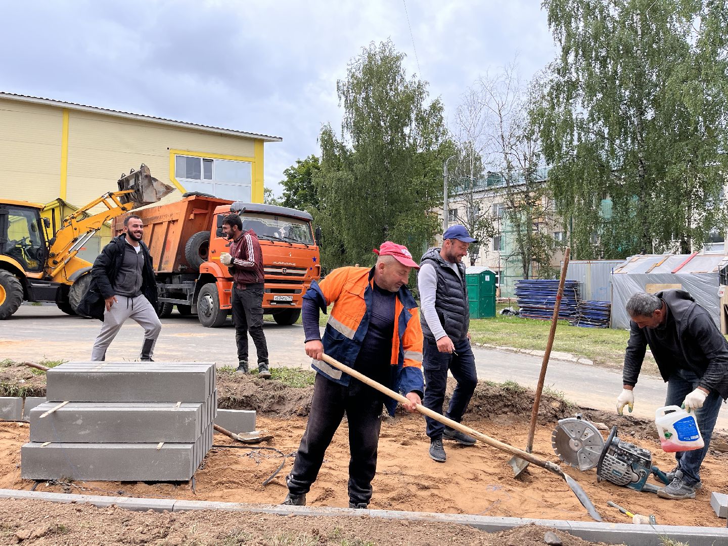 Дорога, асфальт, укладка асфальта
