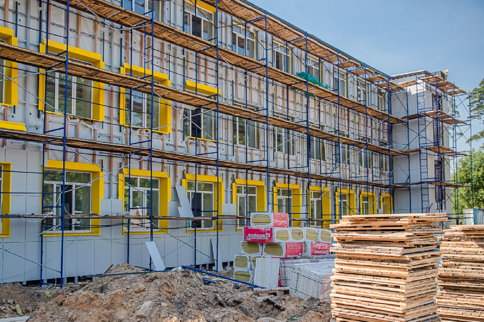 Звенигород, благоустройство, строительство школьного стадиона