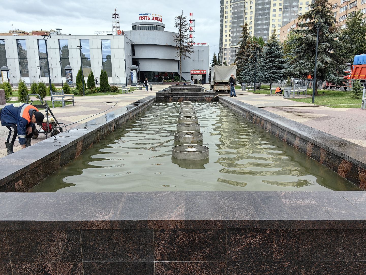 Фонтан, чаши, обработка, площадь