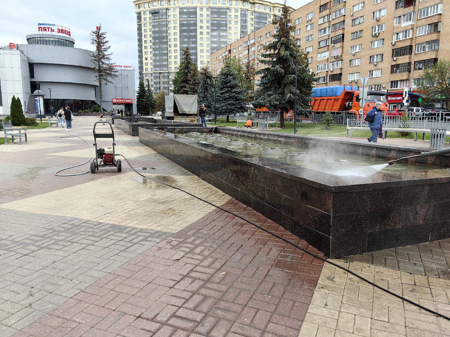 Фонтан, чаши, обработка, площадь