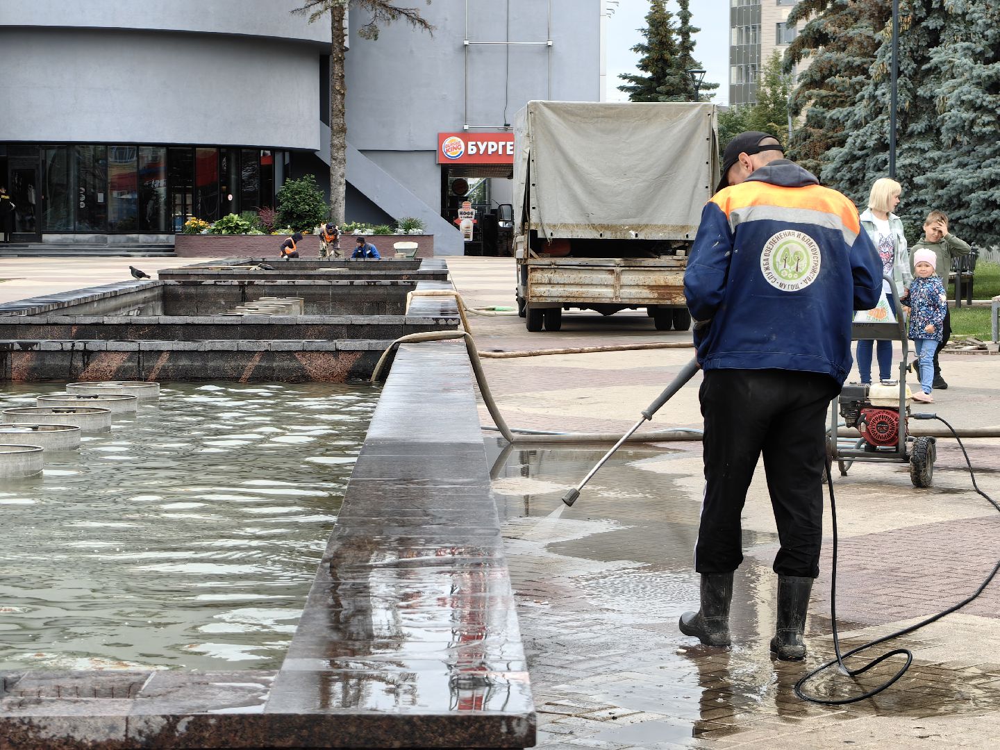 Фонтан, чаши, обработка, площадь