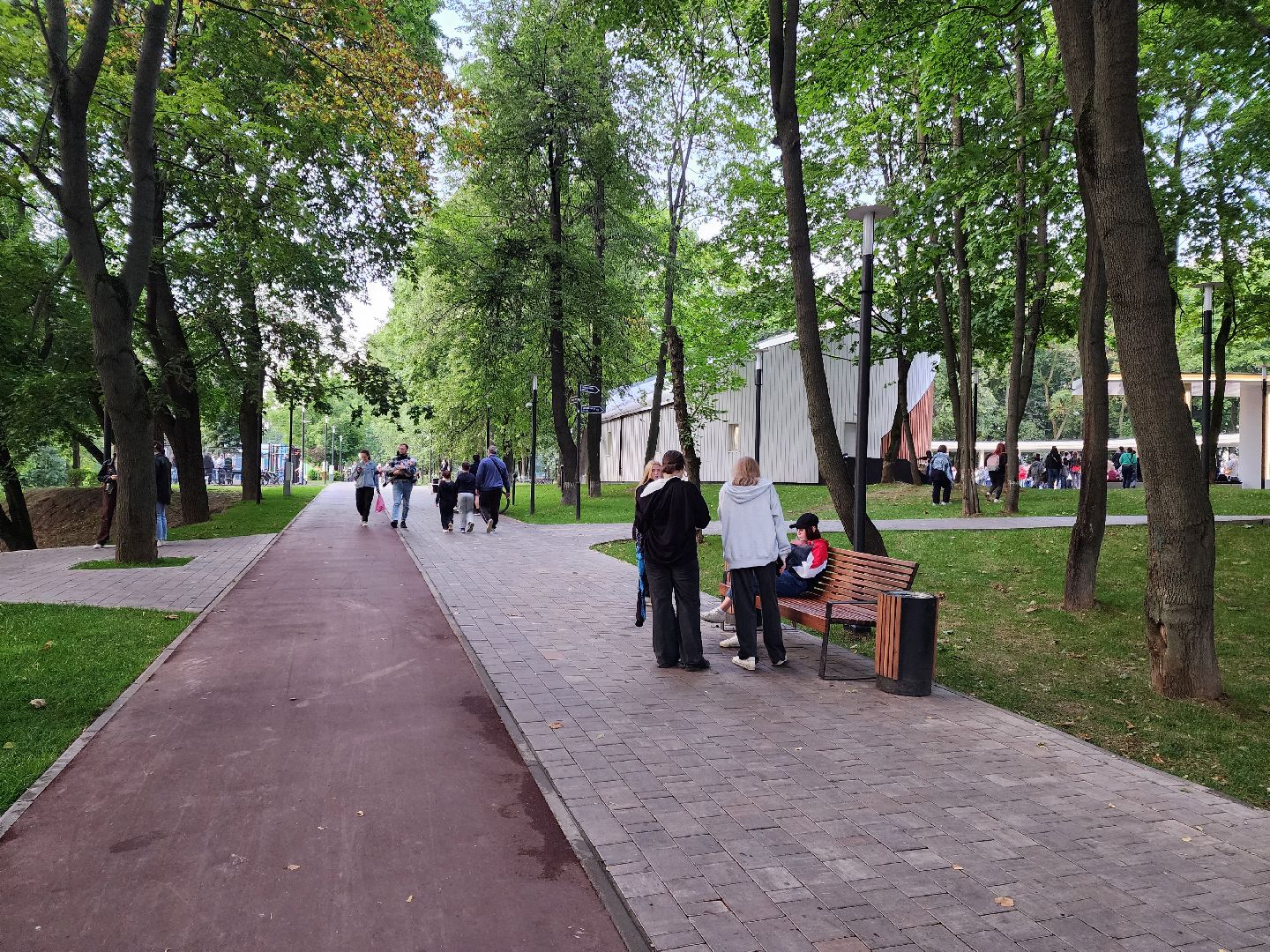 Подольск, ночь в парке, лето в Подмосковье, отдых