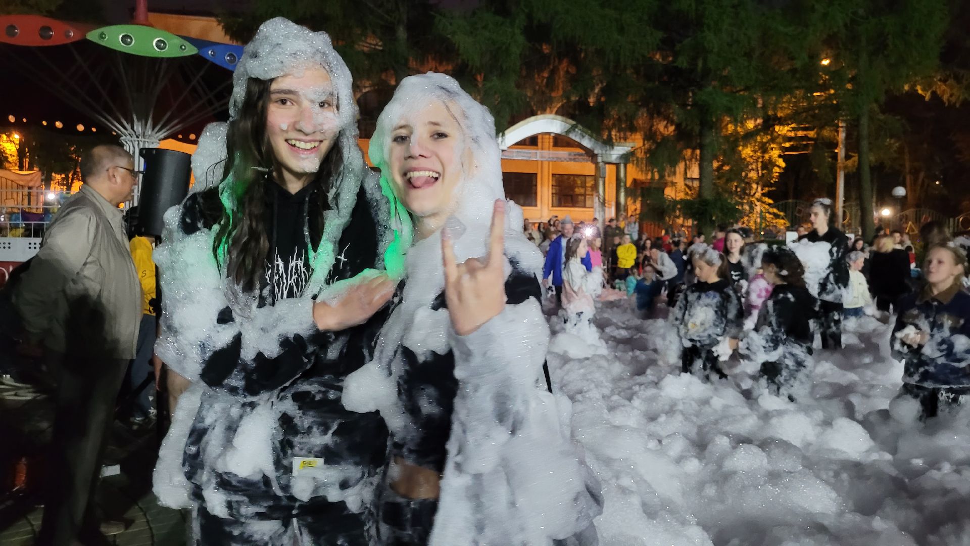 вечеринка; пати; видное; праздник; фестиваль