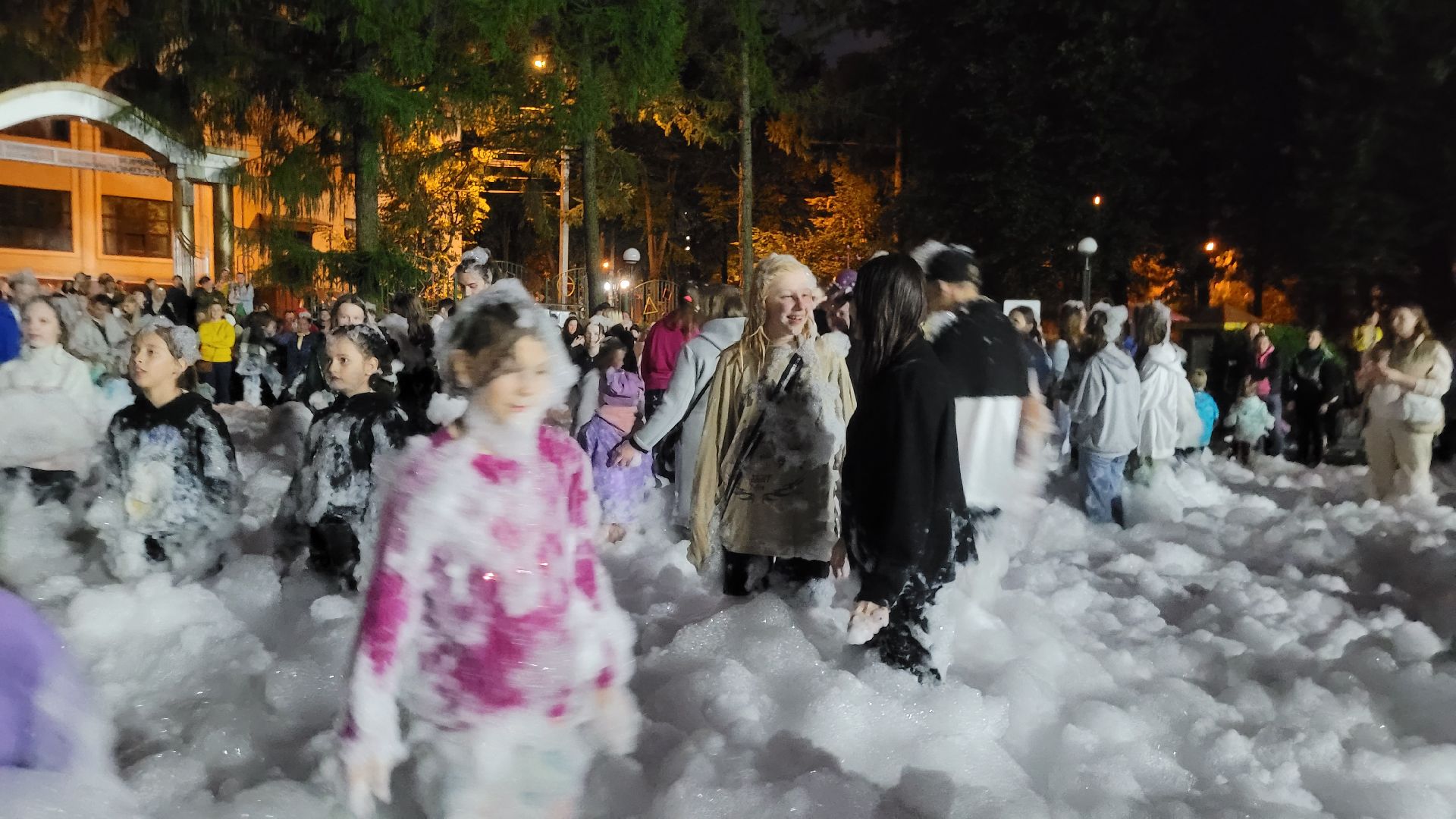 вечеринка; пати; видное; праздник; фестиваль