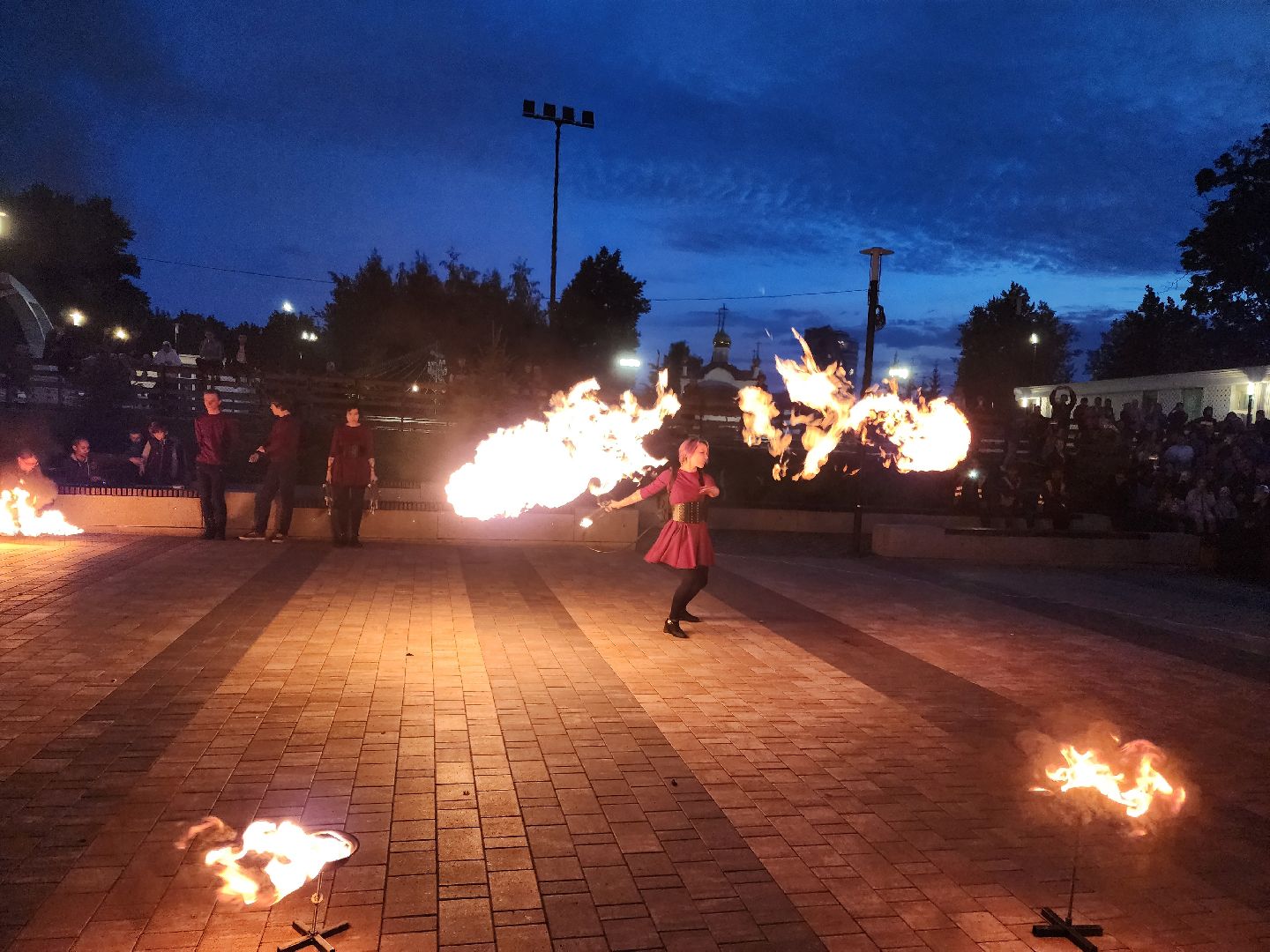 Ночь в парке, файер-шоу, огонь, праздник, Подольск, лето в Подмосковье