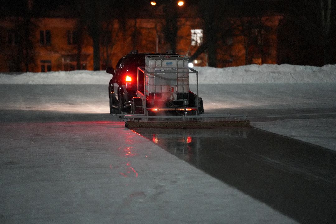 Дзержинский, общество