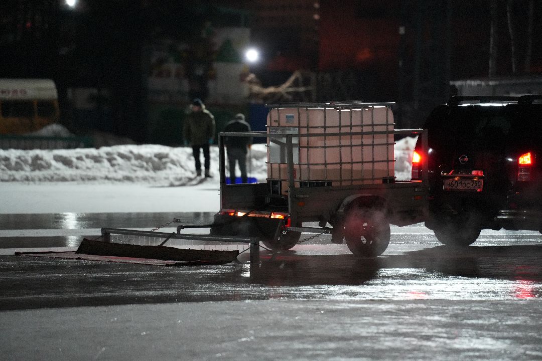 Дзержинский, общество