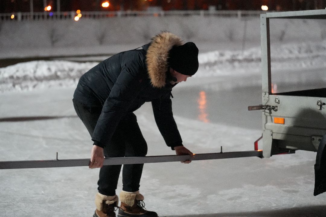 Дзержинский, общество