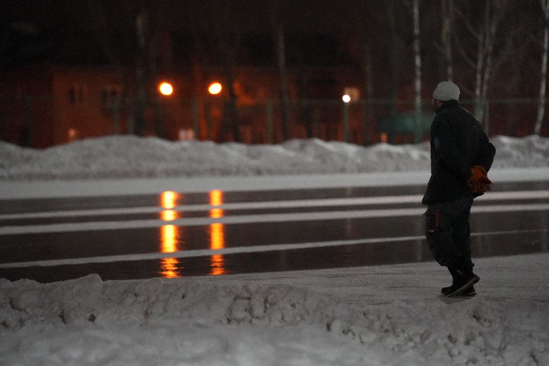 Дзержинский, общество