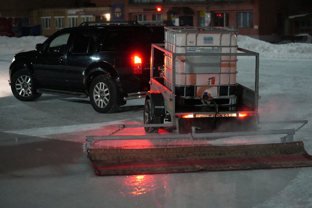 Дзержинский, общество