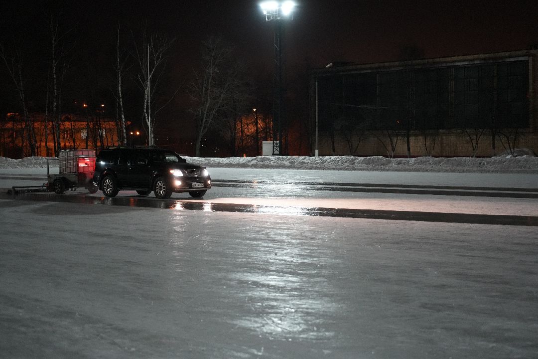 Дзержинский, общество