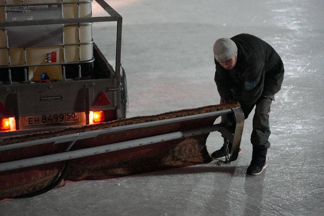 Дзержинский, общество