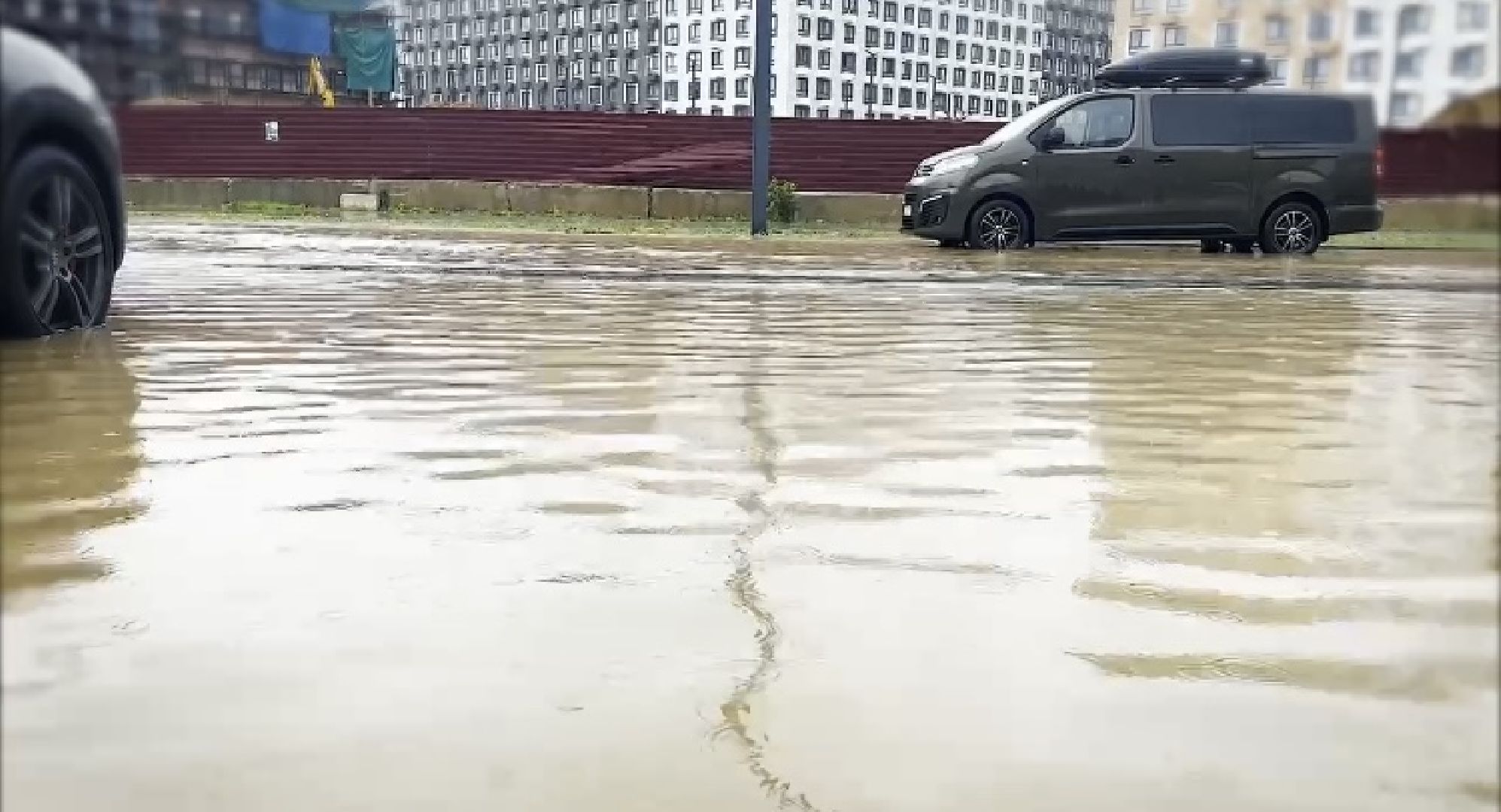 Дождь, потоп в Красногорске, Подмосковье,ЧП,летние дожди, дождь, ливень,люди