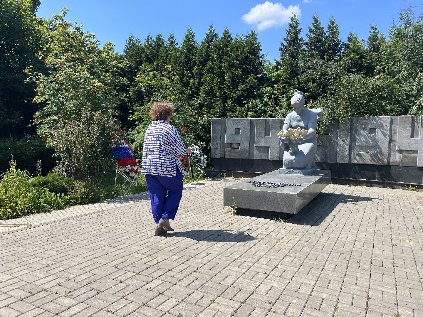 Химки, Сходня, монумент, памятник, Скорбящая мать, Сталинградская битва, Великая Отечественная война