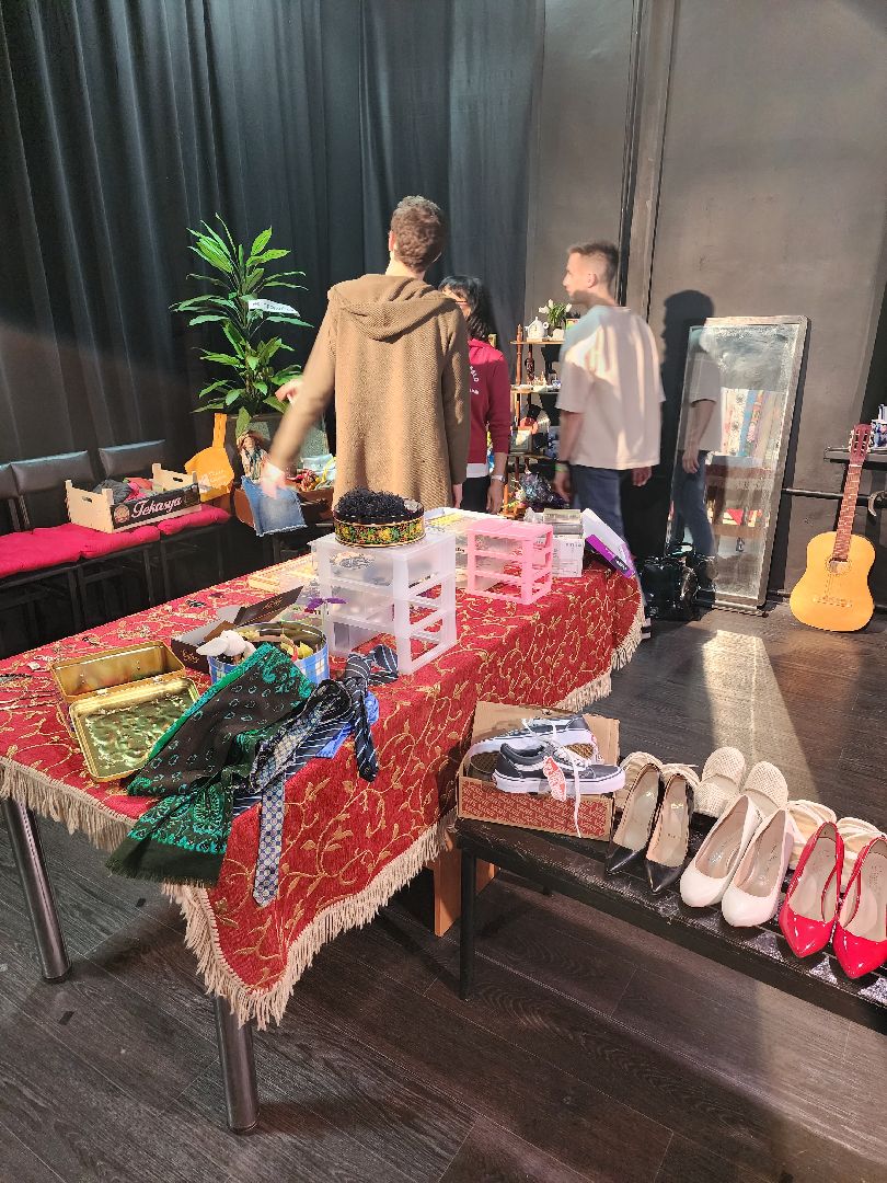 Долгопрудный, театр, распродажа, барахолка, благотворительность, реквизит