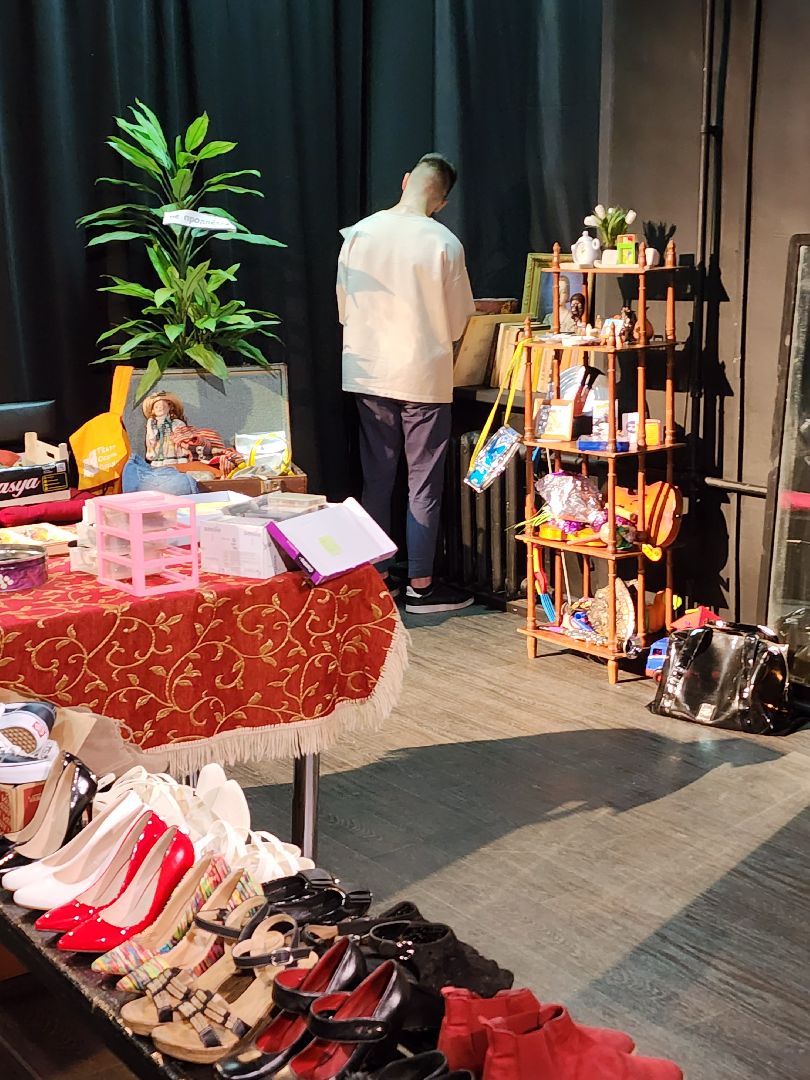 Долгопрудный, театр, распродажа, барахолка, благотворительность, реквизит