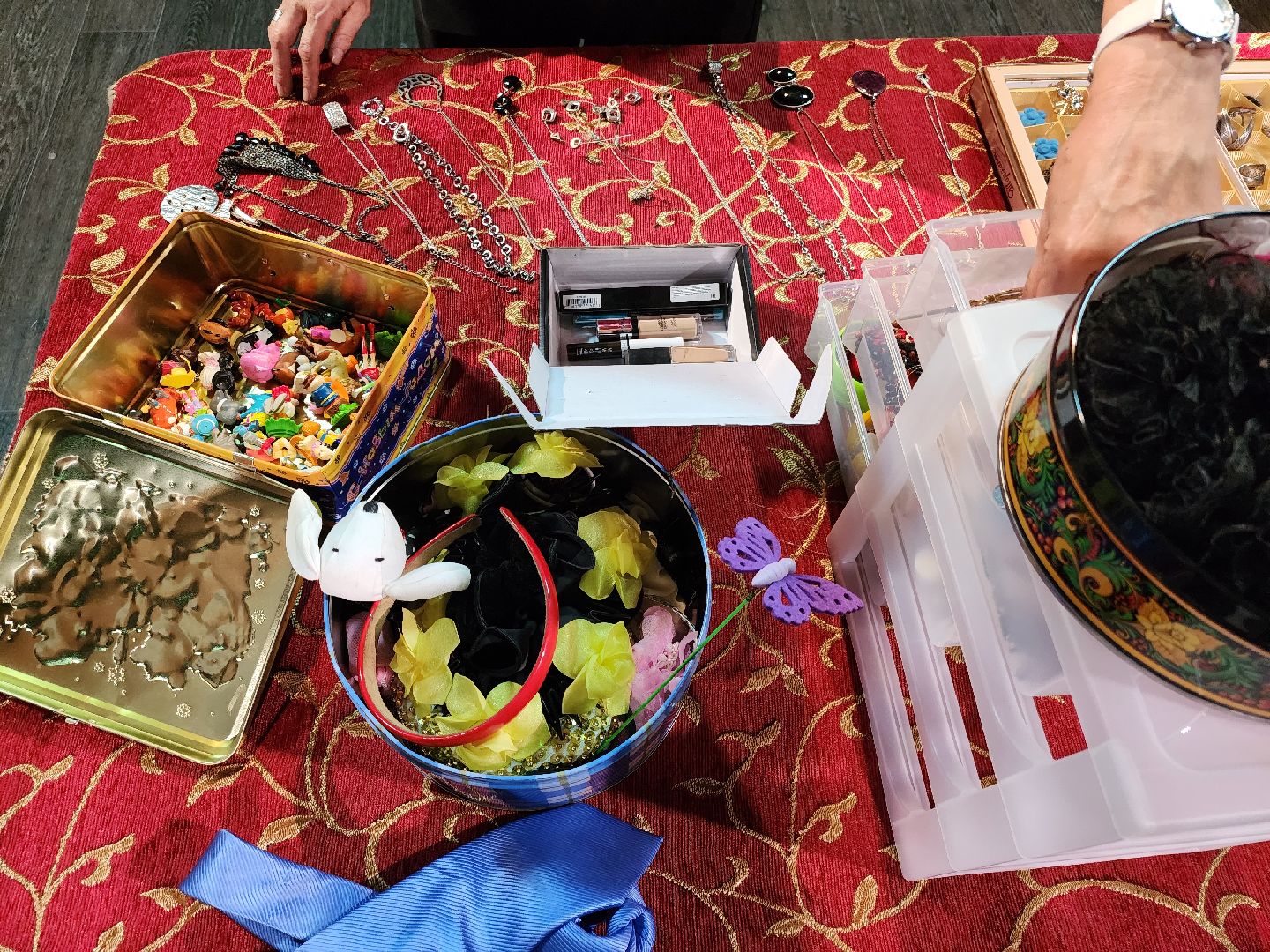 Долгопрудный, театр, распродажа, барахолка, благотворительность, реквизит