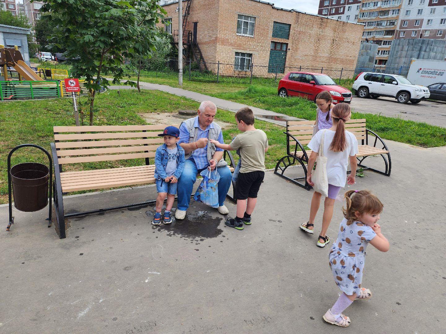 день двора, праздник двора, двор, дети, благоустройство, депутат, серпухов, ивановские дворики, улица юбилейная,