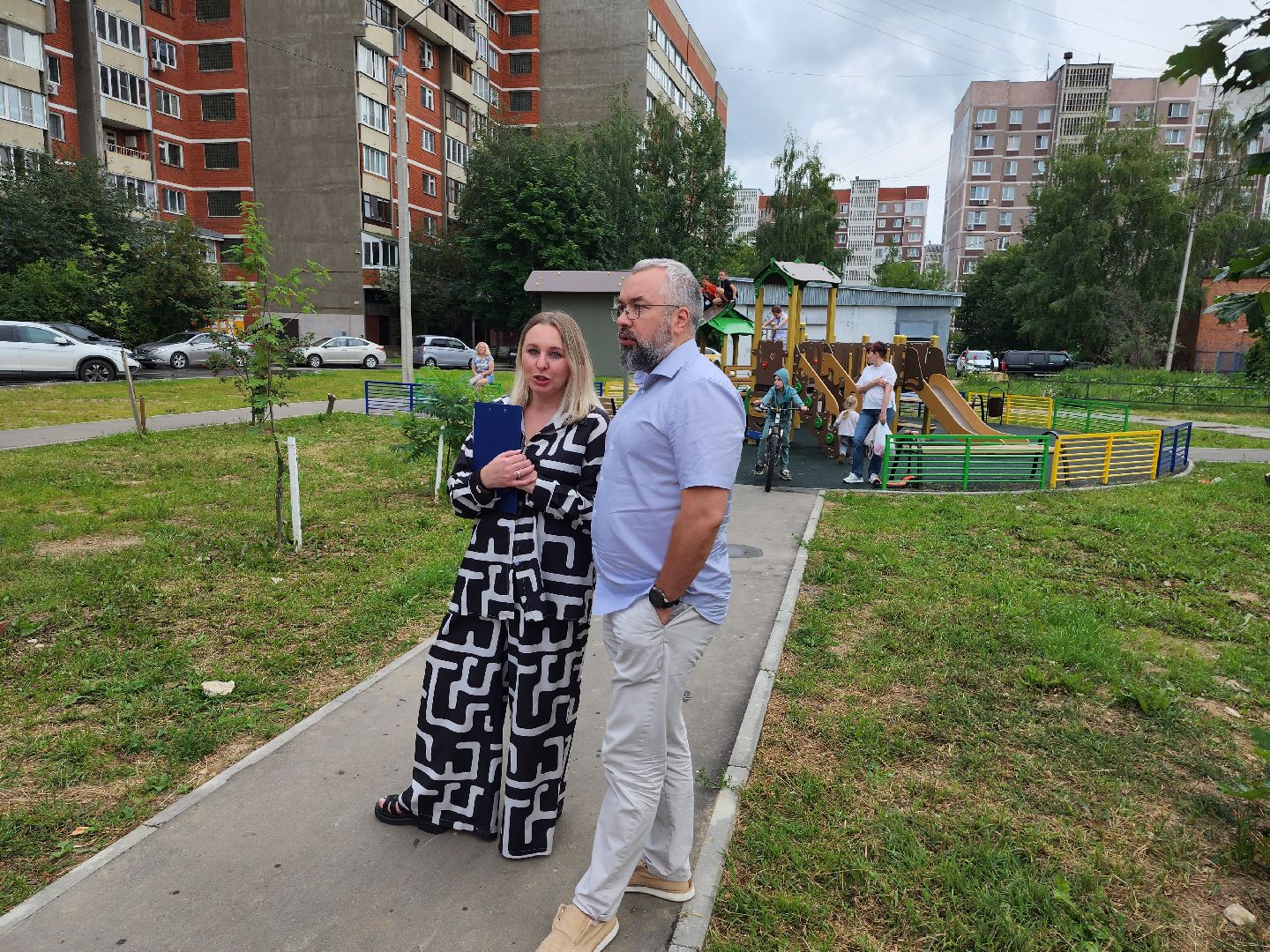 день двора, праздник двора, двор, дети, благоустройство, депутат, серпухов, ивановские дворики, улица юбилейная,