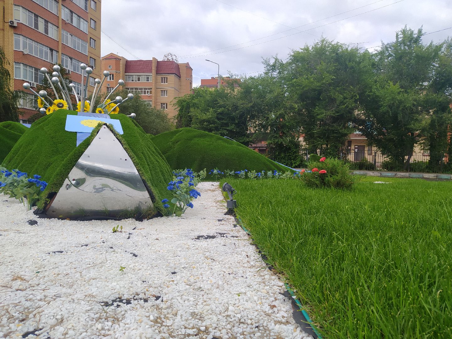 Павловская Слобода, круговое движение, благоустройство, цветник, Истра