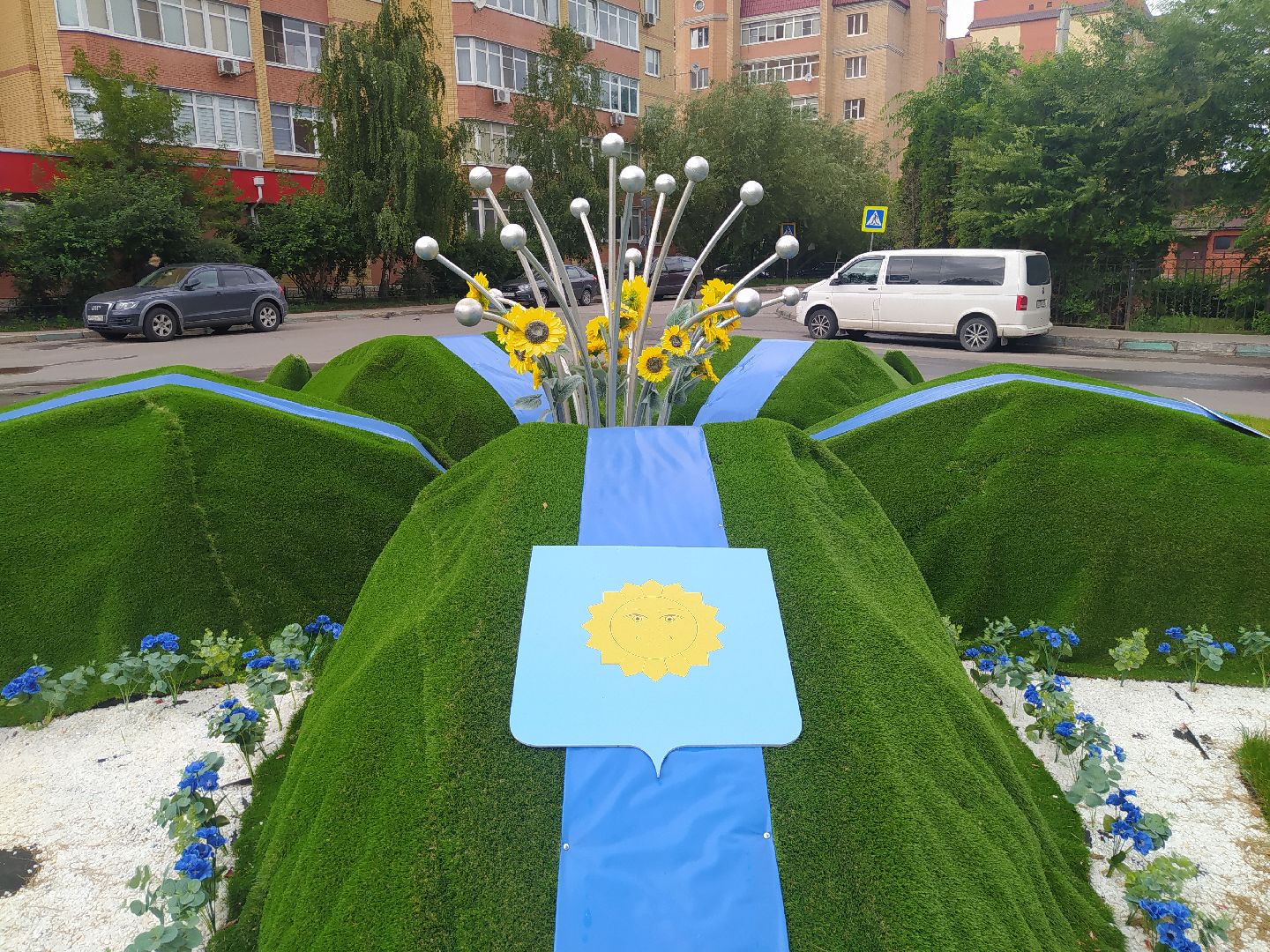 Павловская Слобода, круговое движение, благоустройство, цветник, Истра