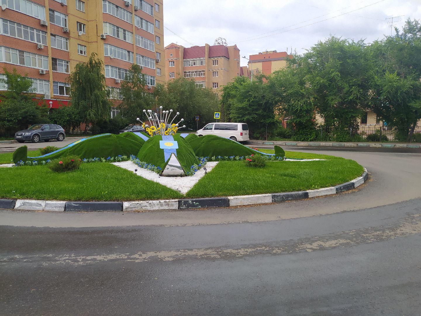 Павловская Слобода, круговое движение, благоустройство, цветник, Истра