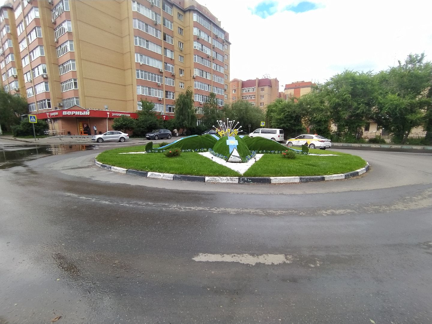 Павловская Слобода, круговое движение, благоустройство, цветник, Истра