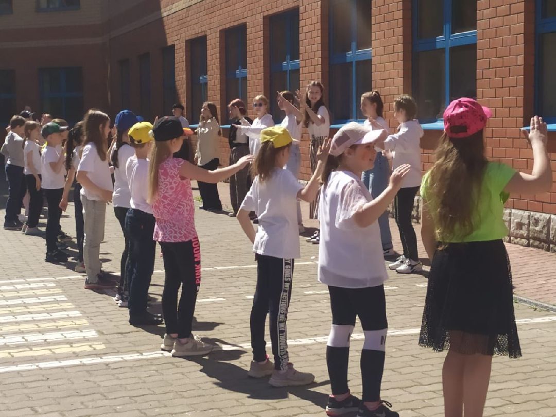 Дзержинский, образование